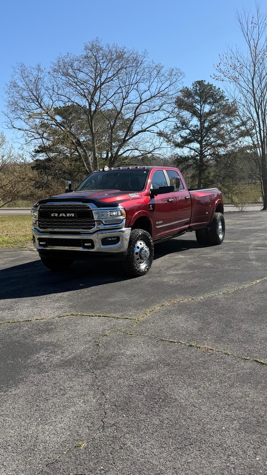 RAM 3500 Laramie Dually